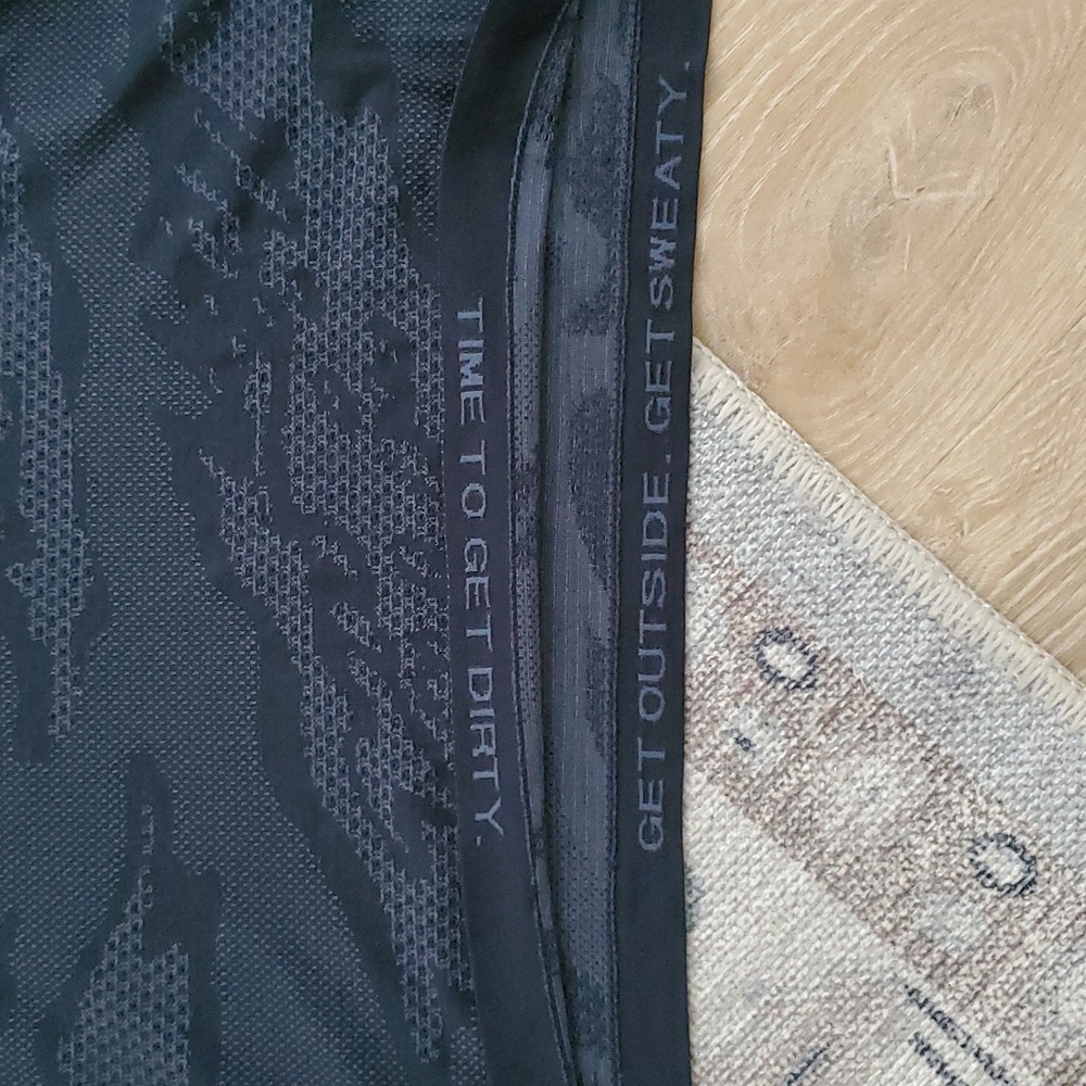 Lululemon Camo Short Sleeve Athletic Shirt Top SzXL - Picture 3 of 8